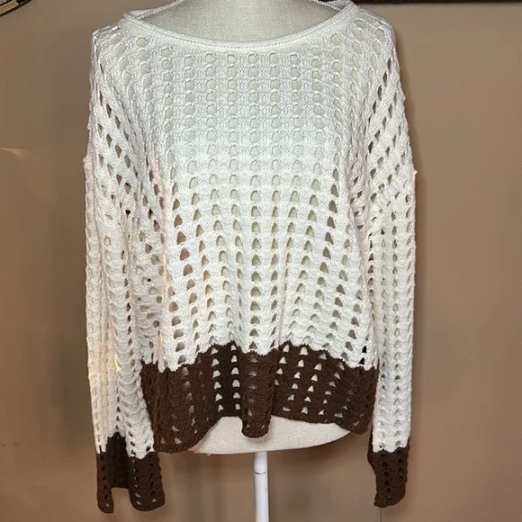 Women's A. Byer Crocheted Cropped Sweater Size X-Large Brown and Cream - Picture 13 of 13